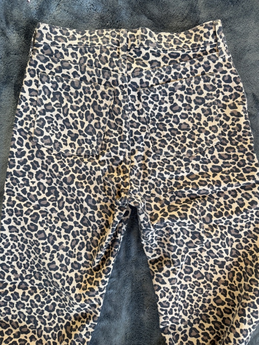 Abercrombie & Fitch Leopard-Print 90s high rise relaxed jean - Picture 5 of 6